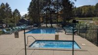 A picture of the pool and hot tub at the Villas.